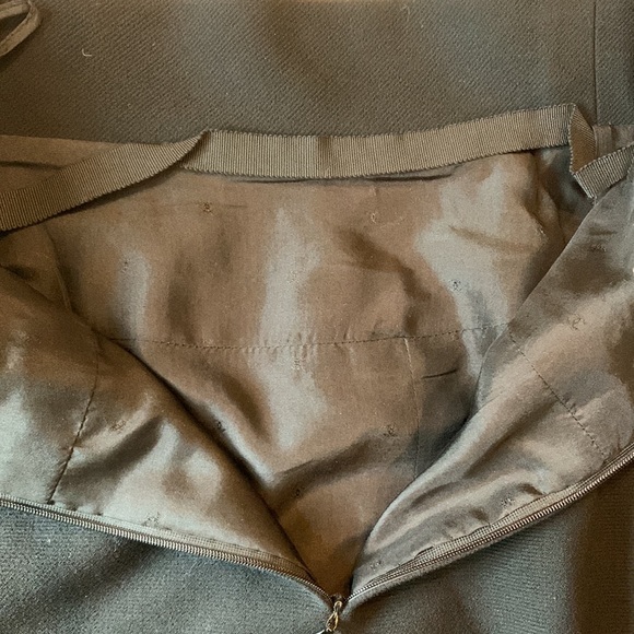Vintage CHANEL Black Wool Silk Knee Length Skirt CC Logo Lining CC Buttons🖤 - Picture 7 of 16